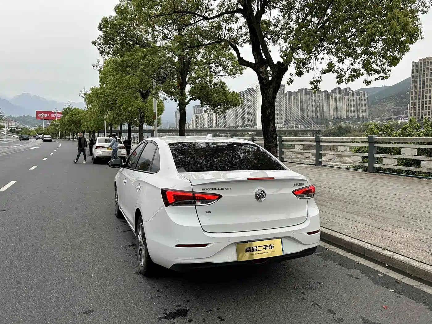 Buick Excelle 2021 Exemplar 1.5L Auto Elite фото 3