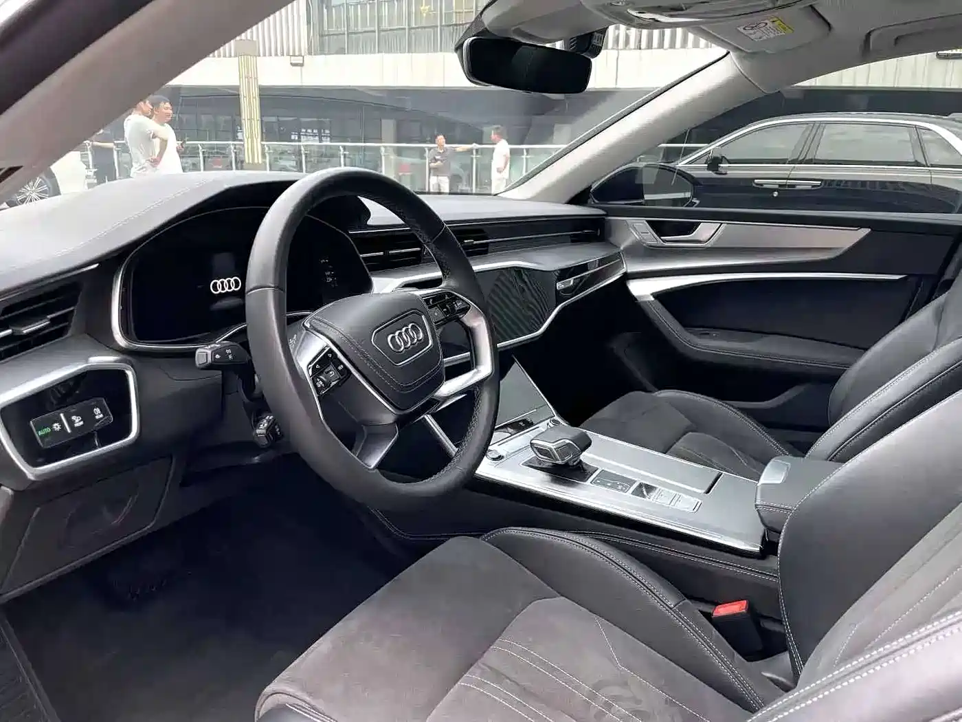 Audi A7L 2024 45 TFSI Luxury фото 3