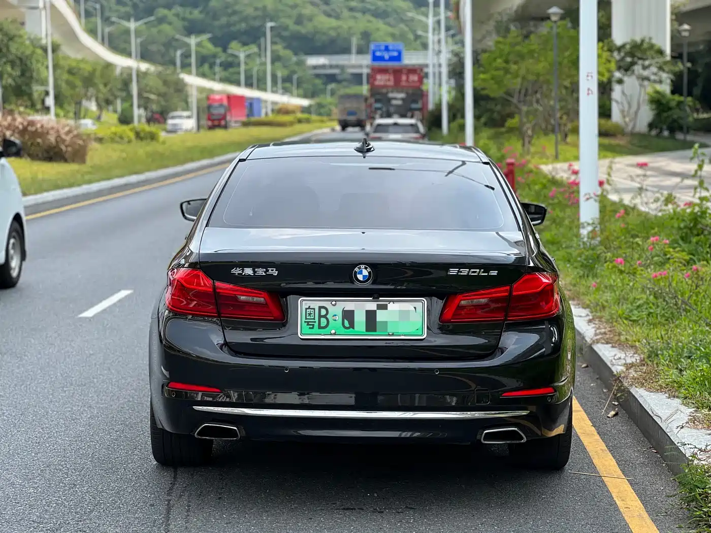 BMW 5 Series New Energy 2019 530Le Luxury Package фото 5