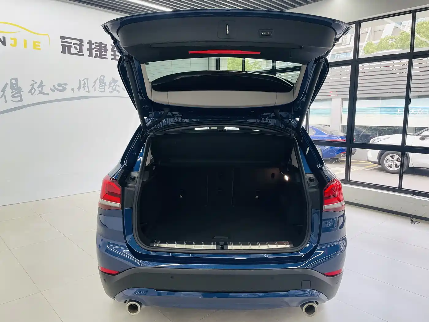 BMW X1 2022 sDrive25Li Leading фото 15