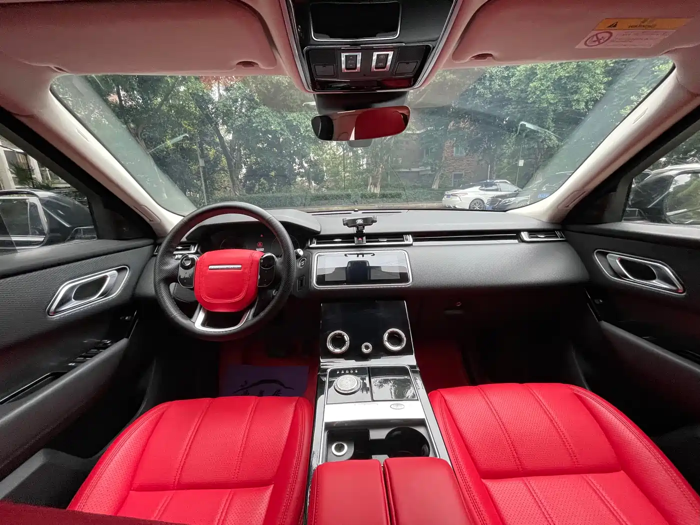 Land Rover Range Rover Velar 2019 250PS фото 11