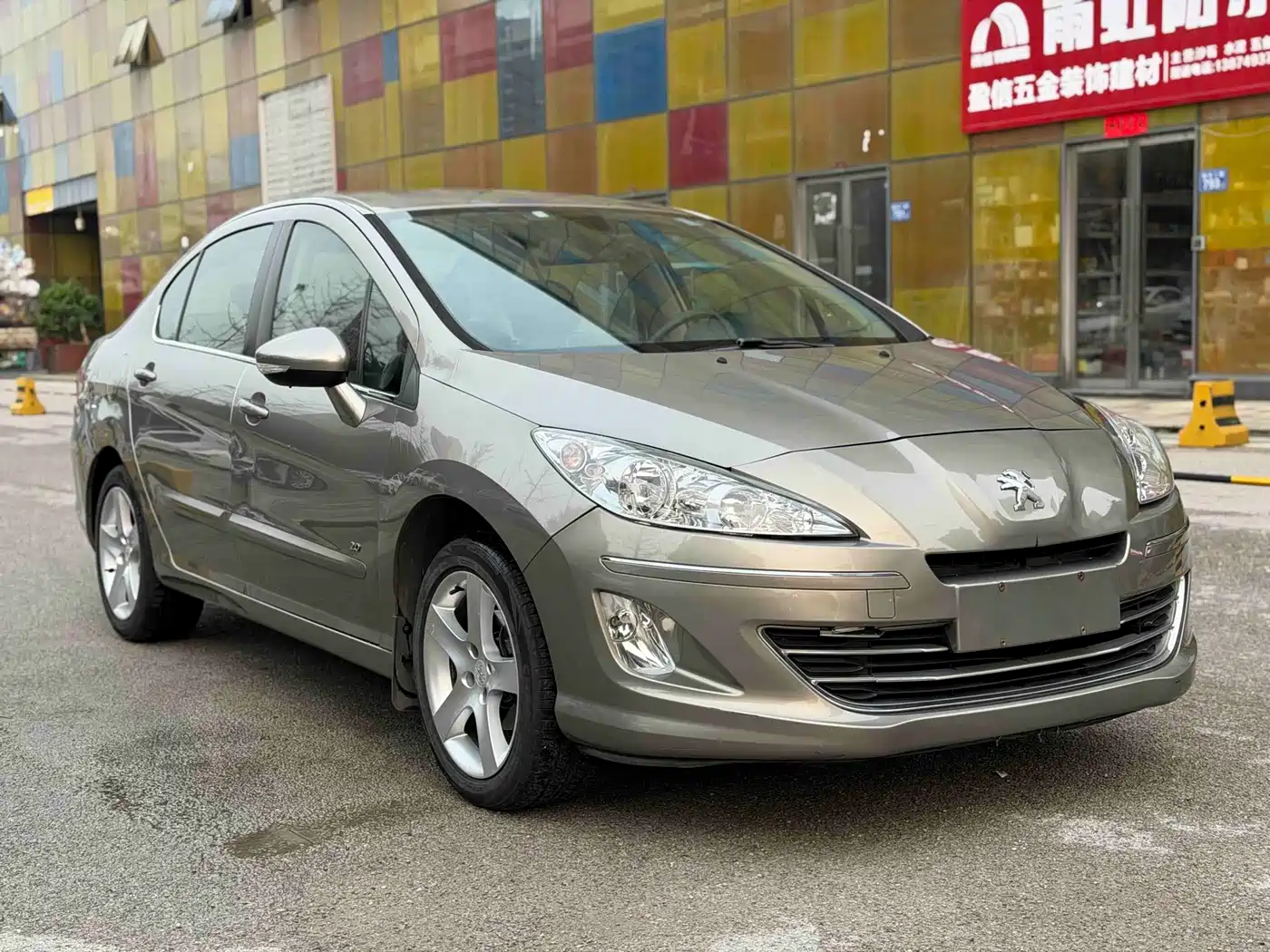 Peugeot 408 2013 2.0L Automatic Comfort Edition фото 3