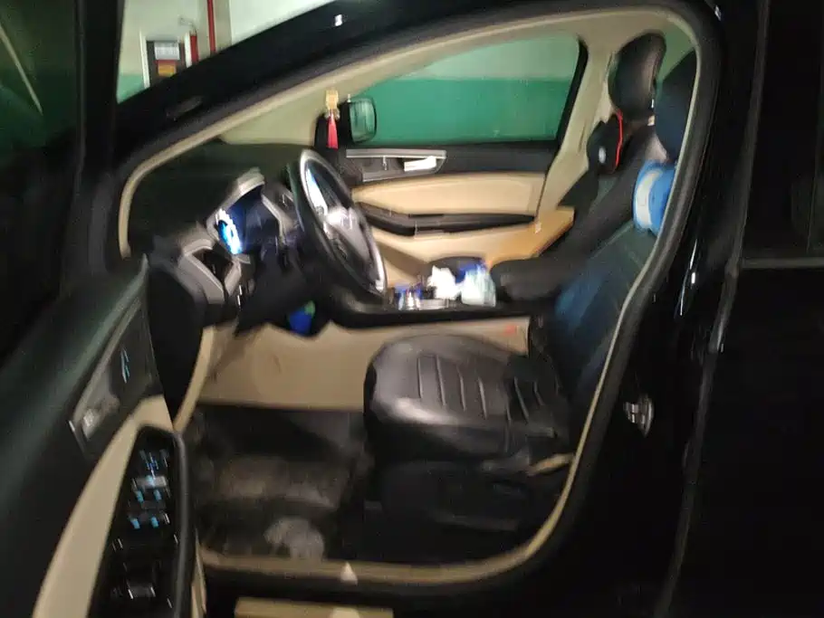 Фото 9 - Ford Edge
