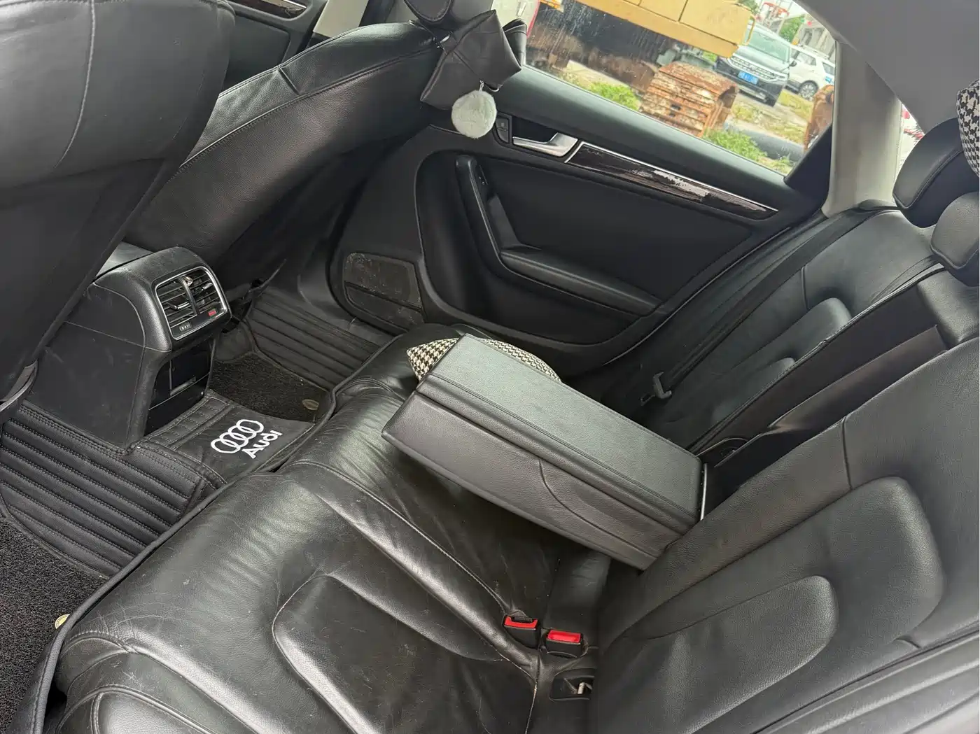 Audi A4L 2011 2011 2.0 TFSI Technology