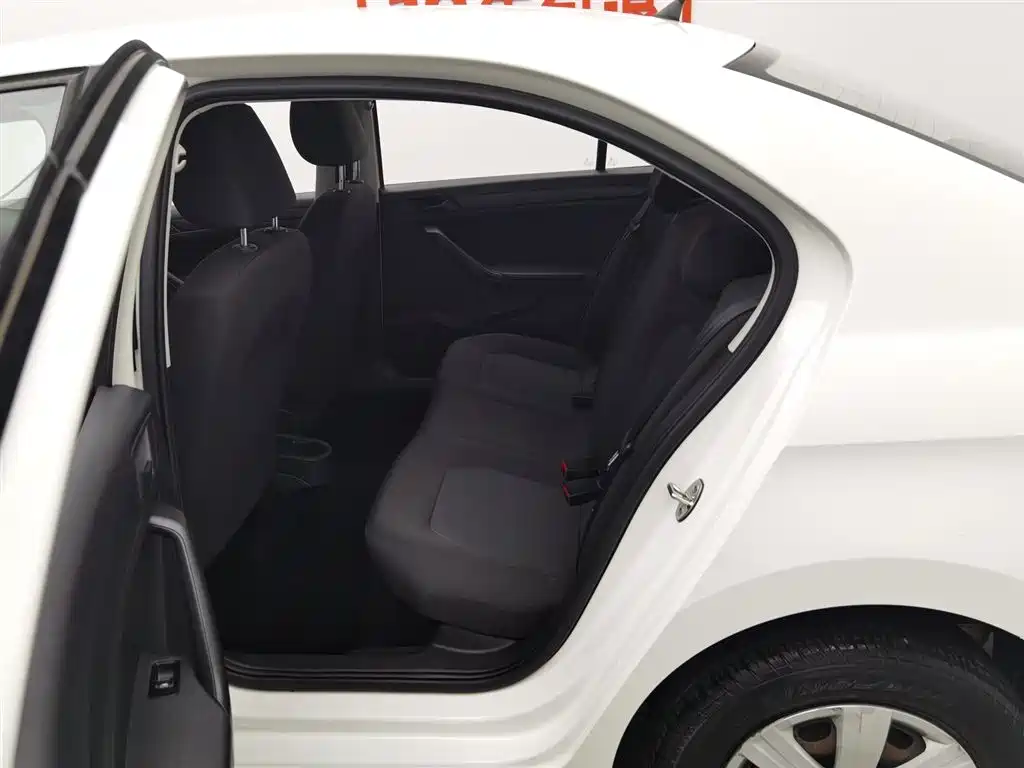 Volkswagen Jetta 2015 Value Edition 1.6L Manual Fashion фото 15