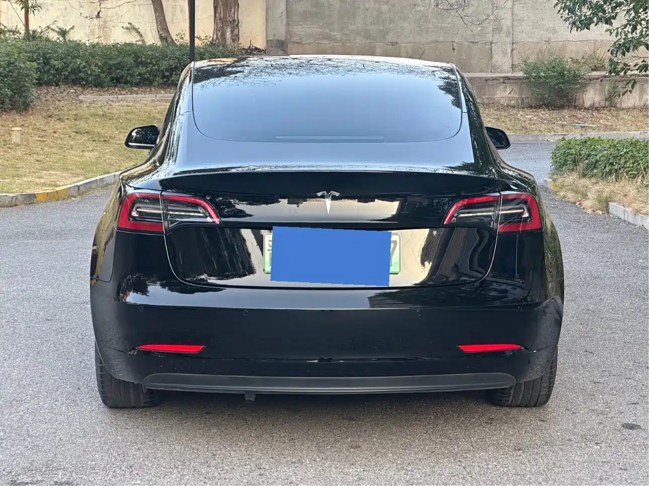 Фото 4 - Tesla Model 3