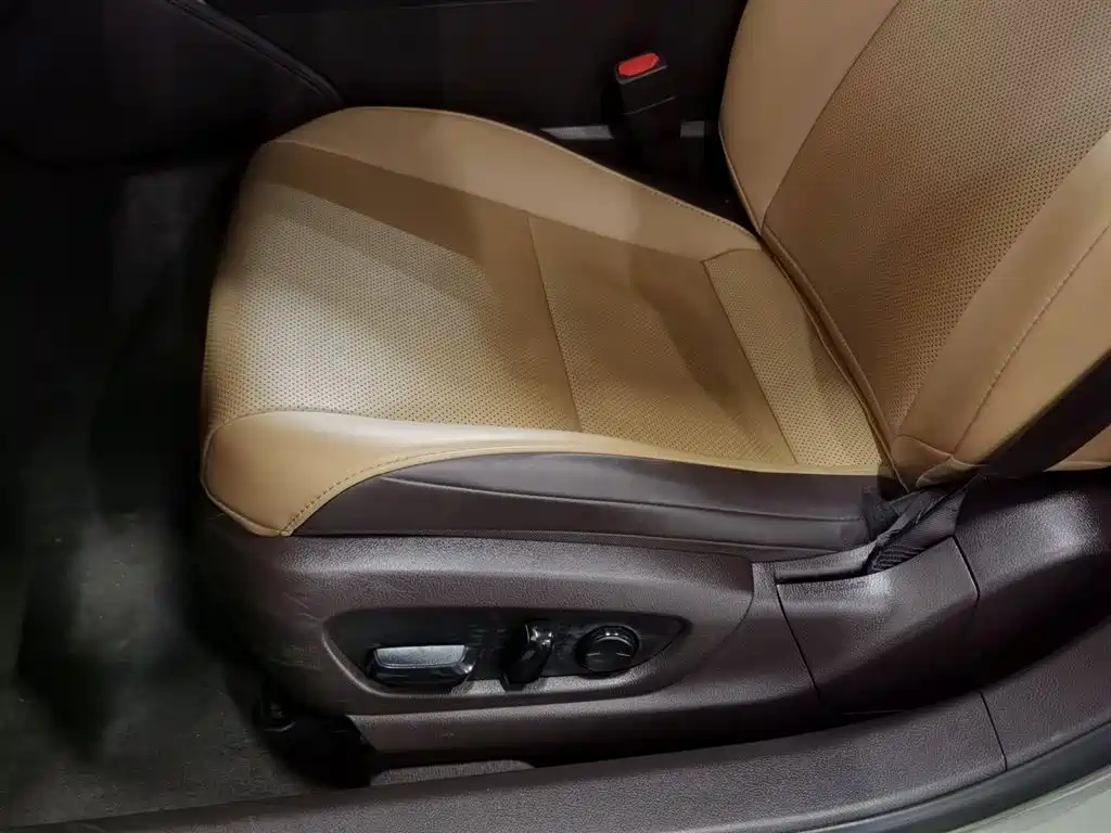 Lexus ES 2020 200 Excellence фото 20