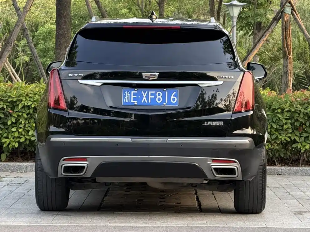 Фото 8 - Cadillac XT5