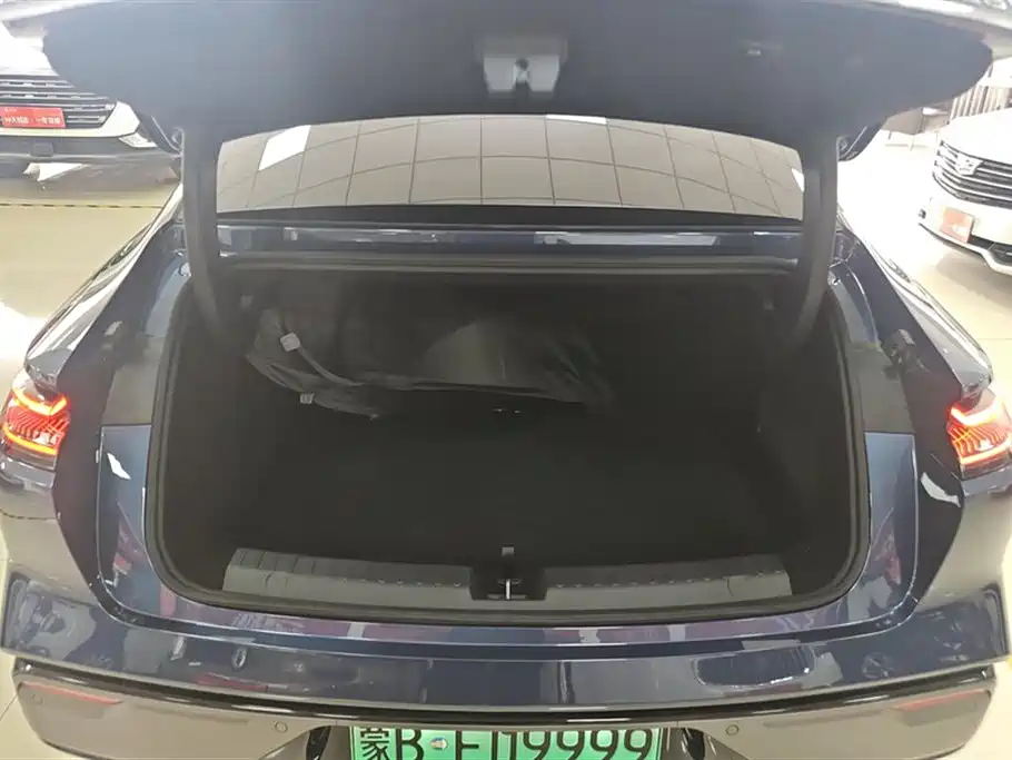 Geely Galaxy Galaxy Xingyao 8 2025 130km EM-P Starship Edition фото 4