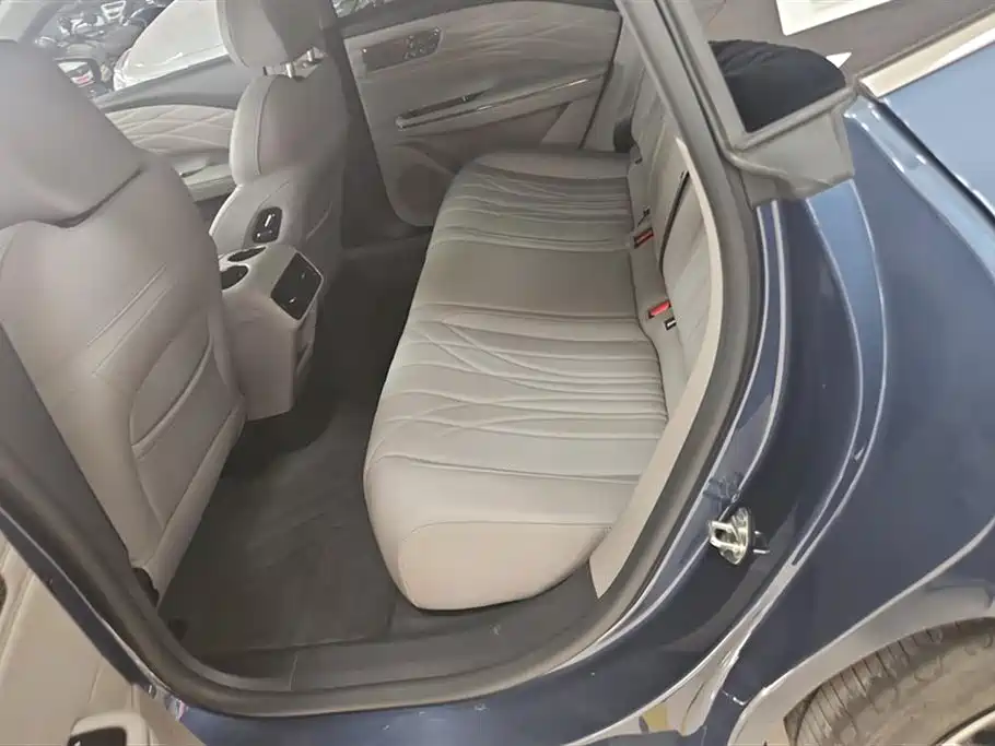 Geely Galaxy Galaxy Xingyao 8 2025 130km EM-P Starship Edition фото 11