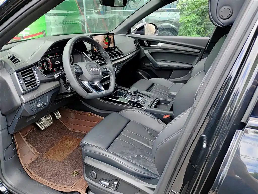 Audi Q5L 2024 Model 40 TFSI Luxury Dynamic фото 7
