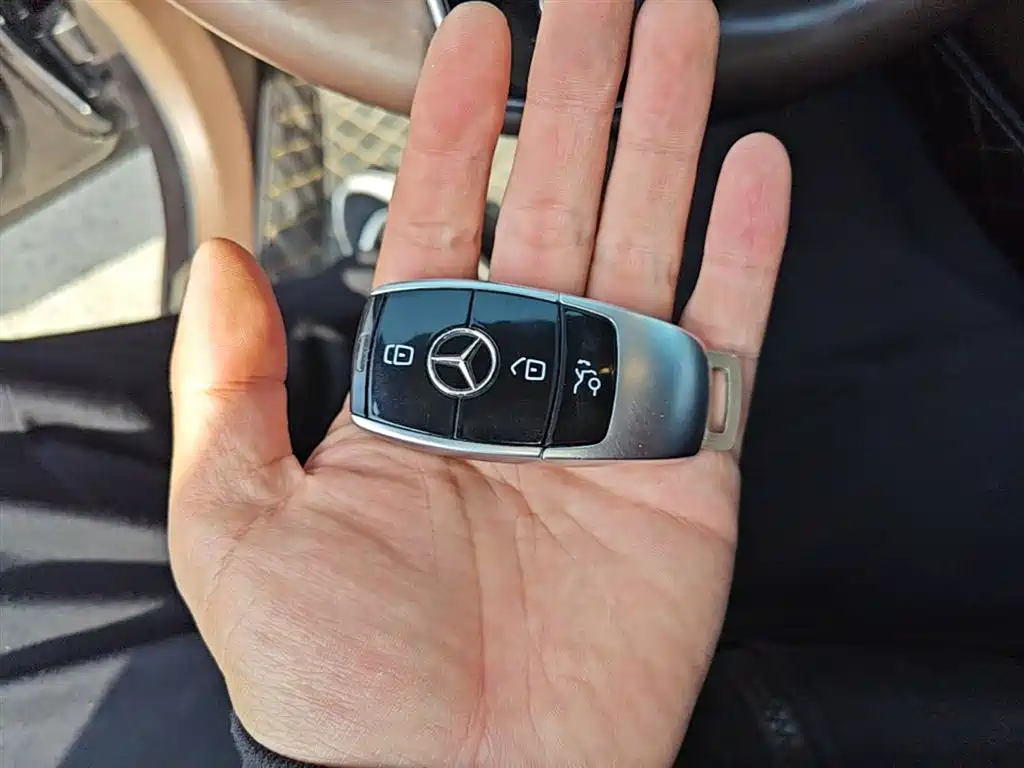 Mercedes-Benz E-Class New Energy 2021 E 350 e L Plug-in Hybrid Sedan фото 17