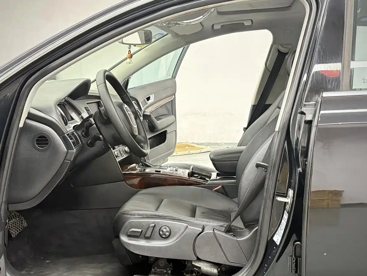 Фото 12 - Audi A6L