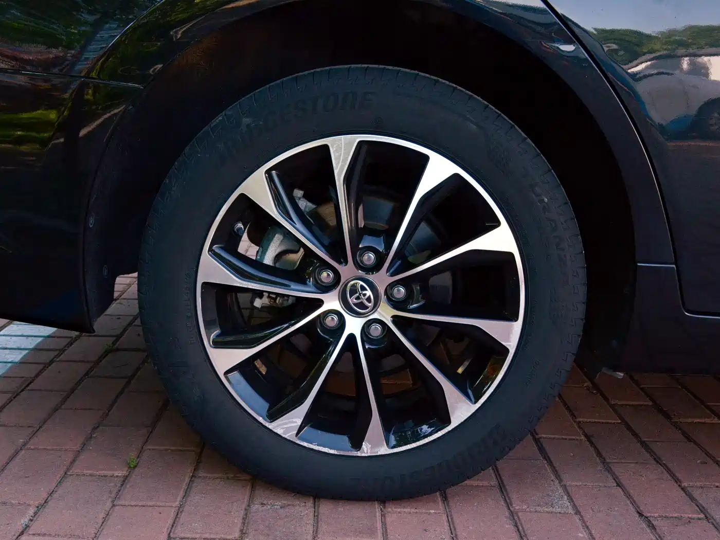Toyota Avalon 2023 Hybrid 2.5L Luxury Edition фото 4