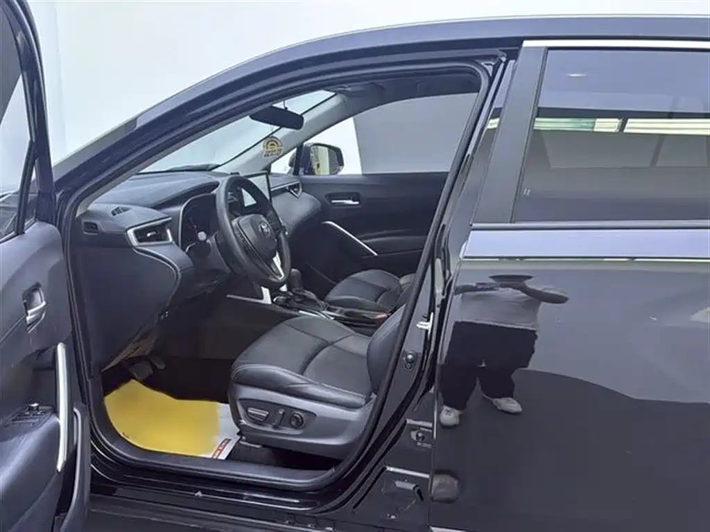 Toyota Frontlander 2023 2.0L CVT Luxury Edition фото 6