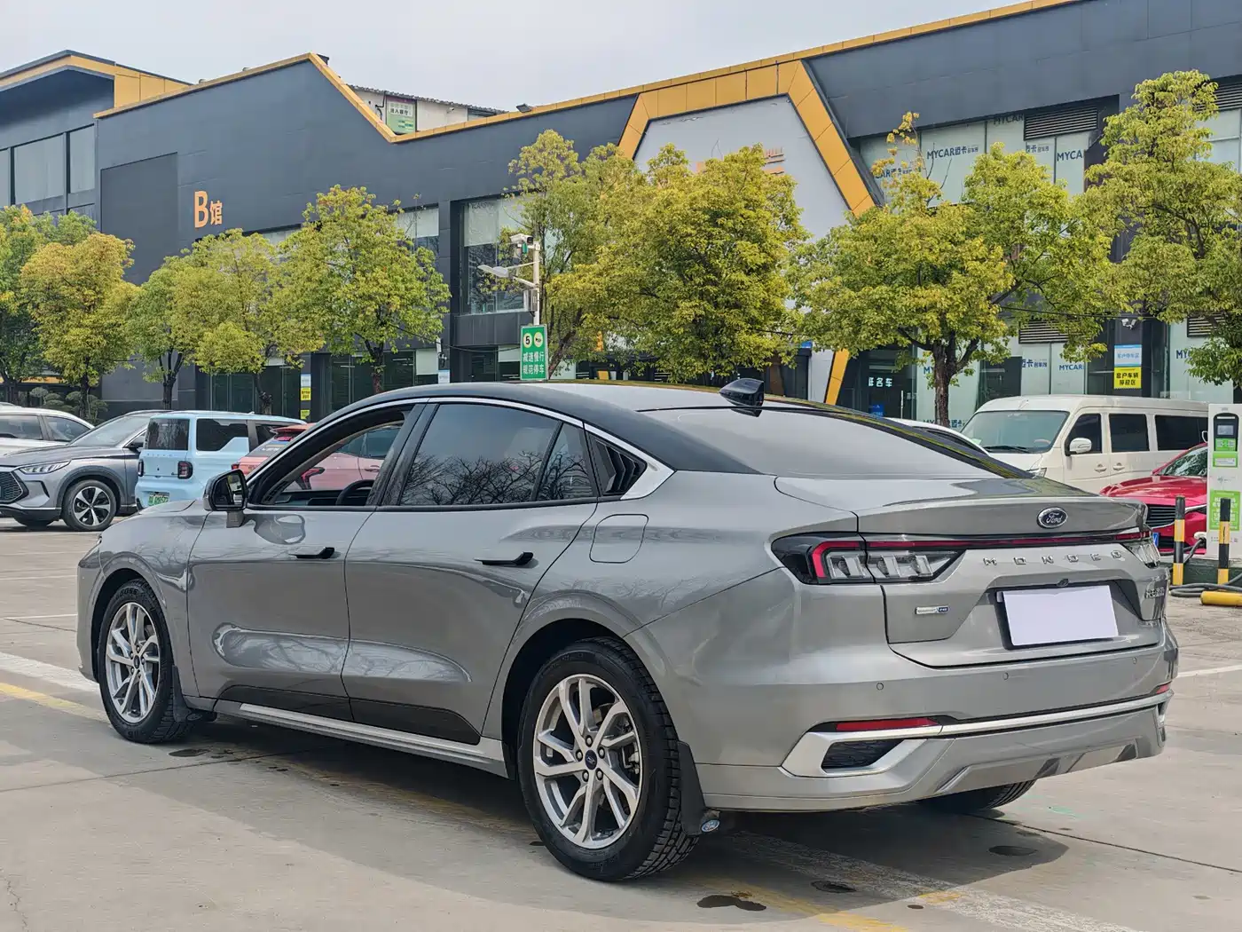 FORD MONDEO