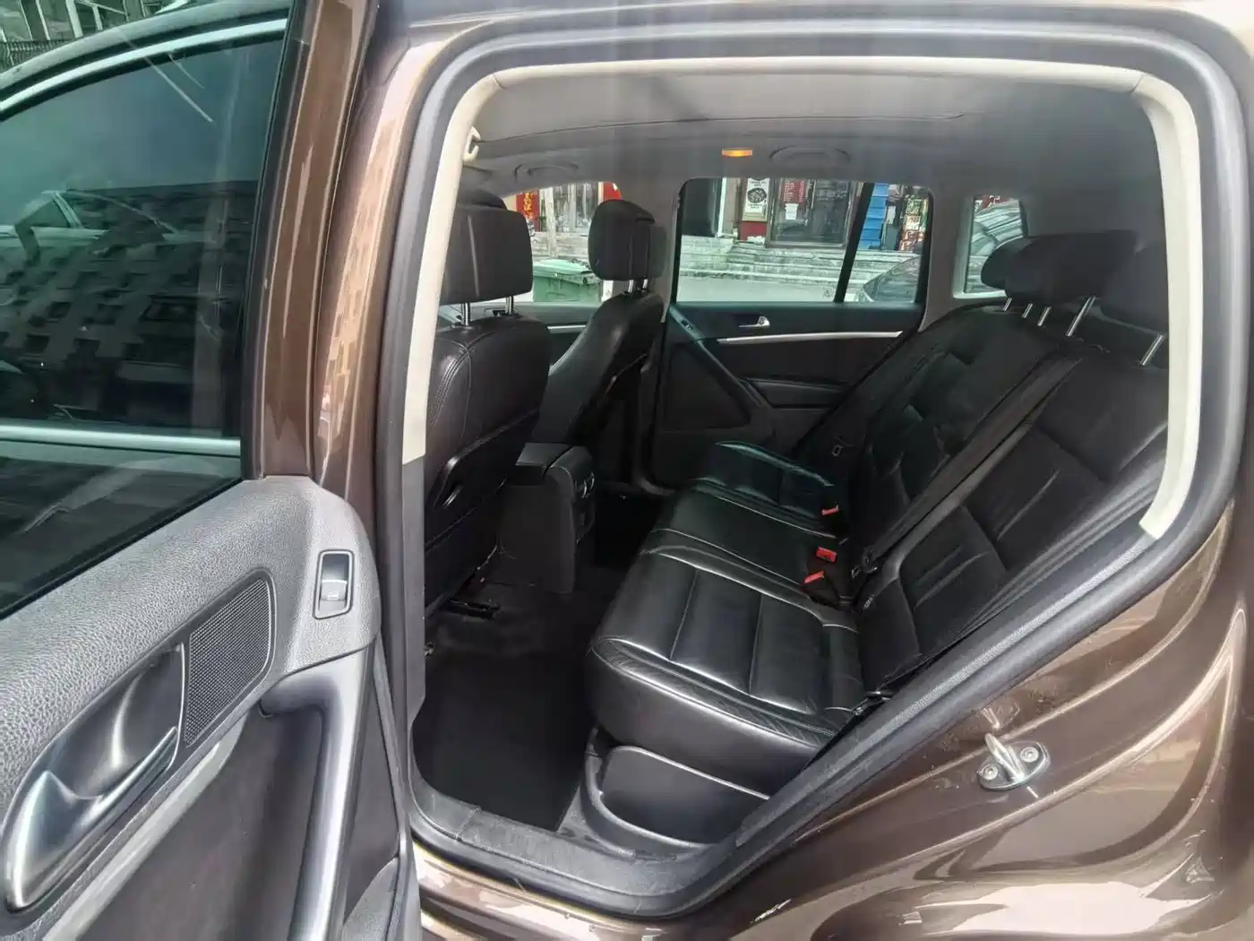 Volkswagen Tiguan 2012 2.0TSI Comfort фото 9