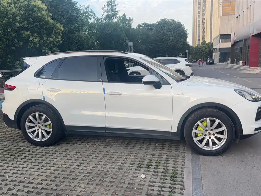 Porsche Cayenne New Energy 2019 Cayenne E-Hybrid 2.0T фото 4