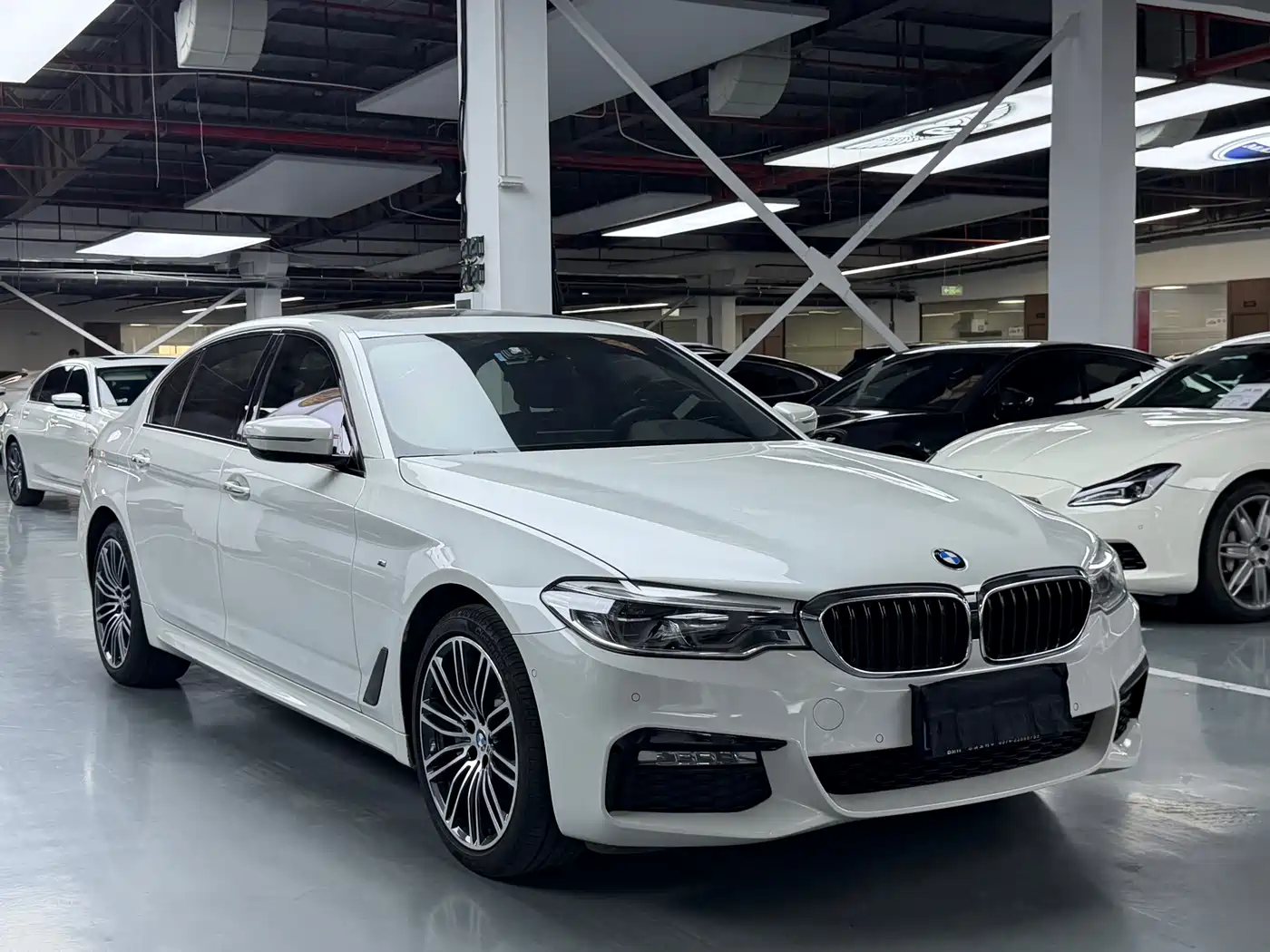 BMW 5 Series 2018 Facelift 530Li Leading M Sport Package фото 3