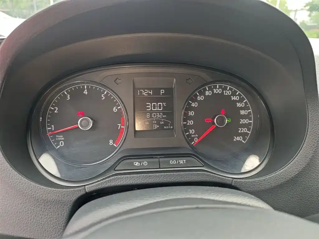 Volkswagen Polo 2016 1.4L Automatic Trend фото 12