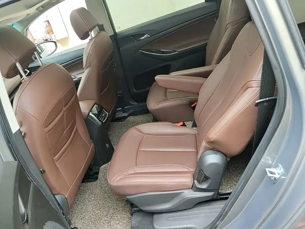 Фото 17 - Buick GL6