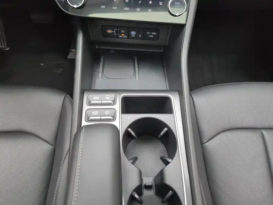 Photo 16 - Hyundai Sonata