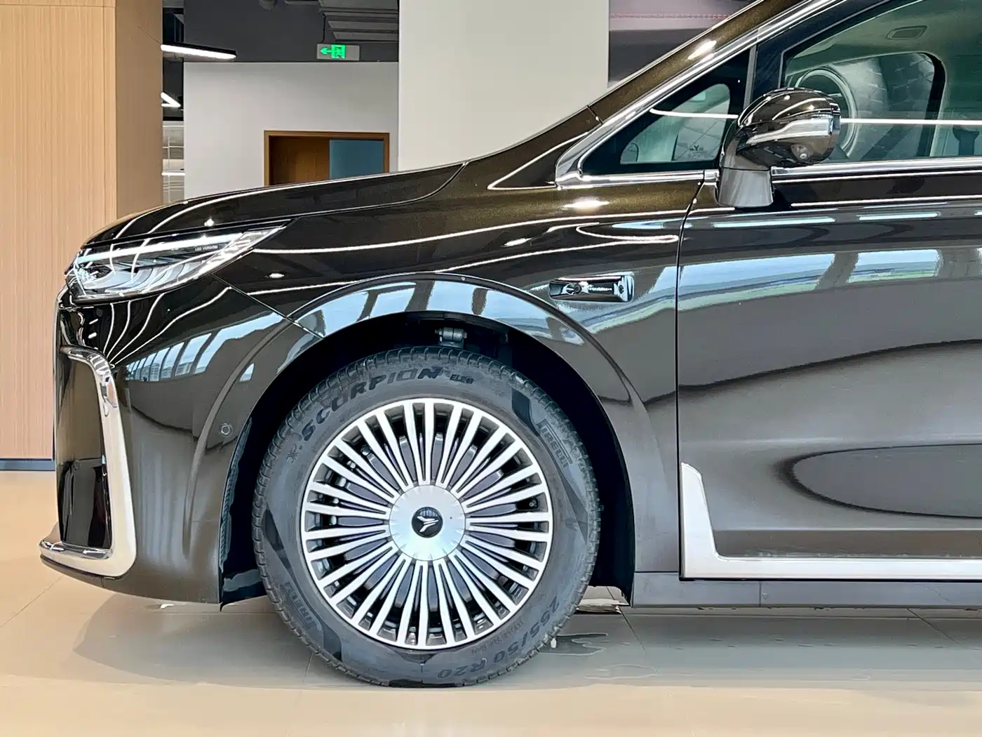 Voyah Auto Voyah Dreamer 2025 2025 Model PHEV 4WD Premium QianKun Edition