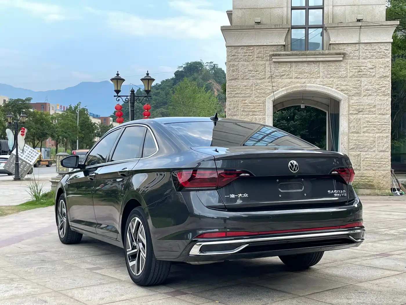 Volkswagen Sagitar 2023 300TSI DSG Excellence Edition фото 8