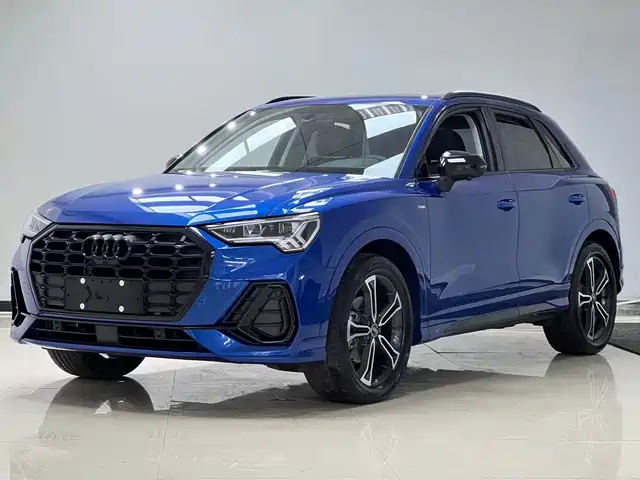 Фотография AUDI Q3