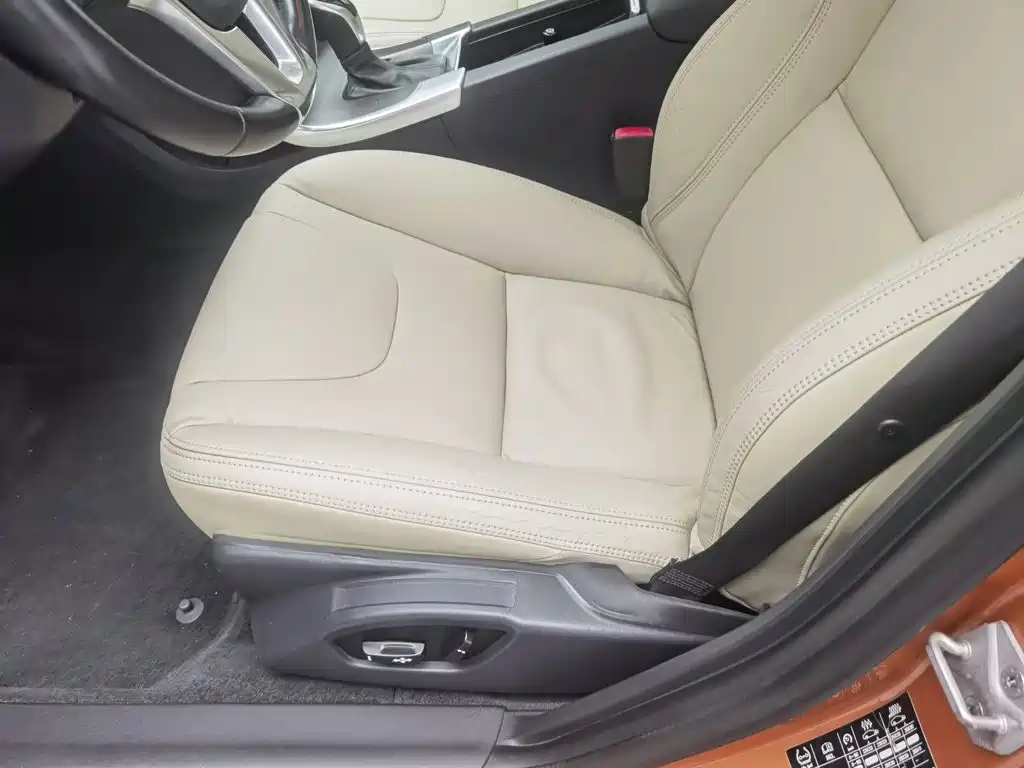 Volvo S60 2014 2014 Volvo S60L 2.0T Zhi Yuan Edition