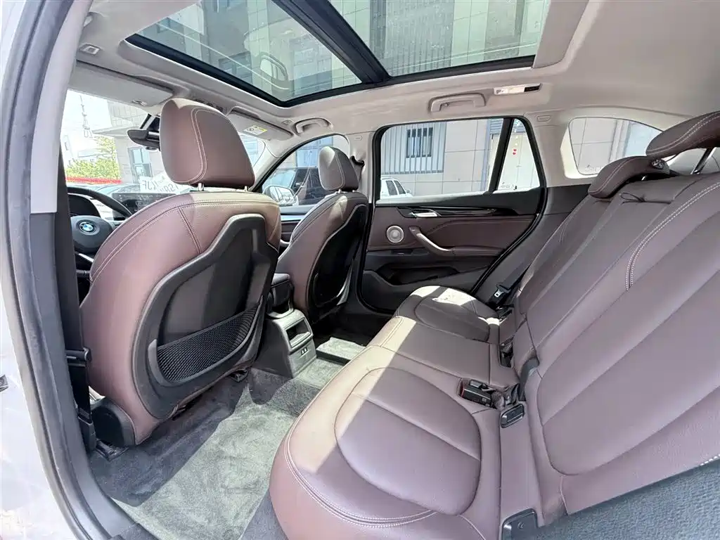 BMW X1 2022 sDrive20Li Fashion фото 11