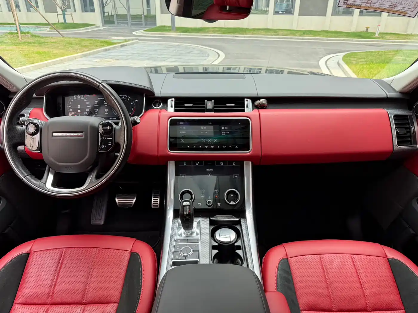 Land Rover Range Rover Sport 2022 3.0 L6 Gloss Black Edition фото 7