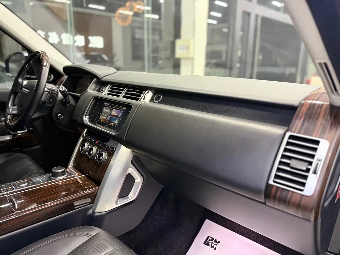 Land Rover Range Rover 2015 3.0 TDV6 Vogue фото 12