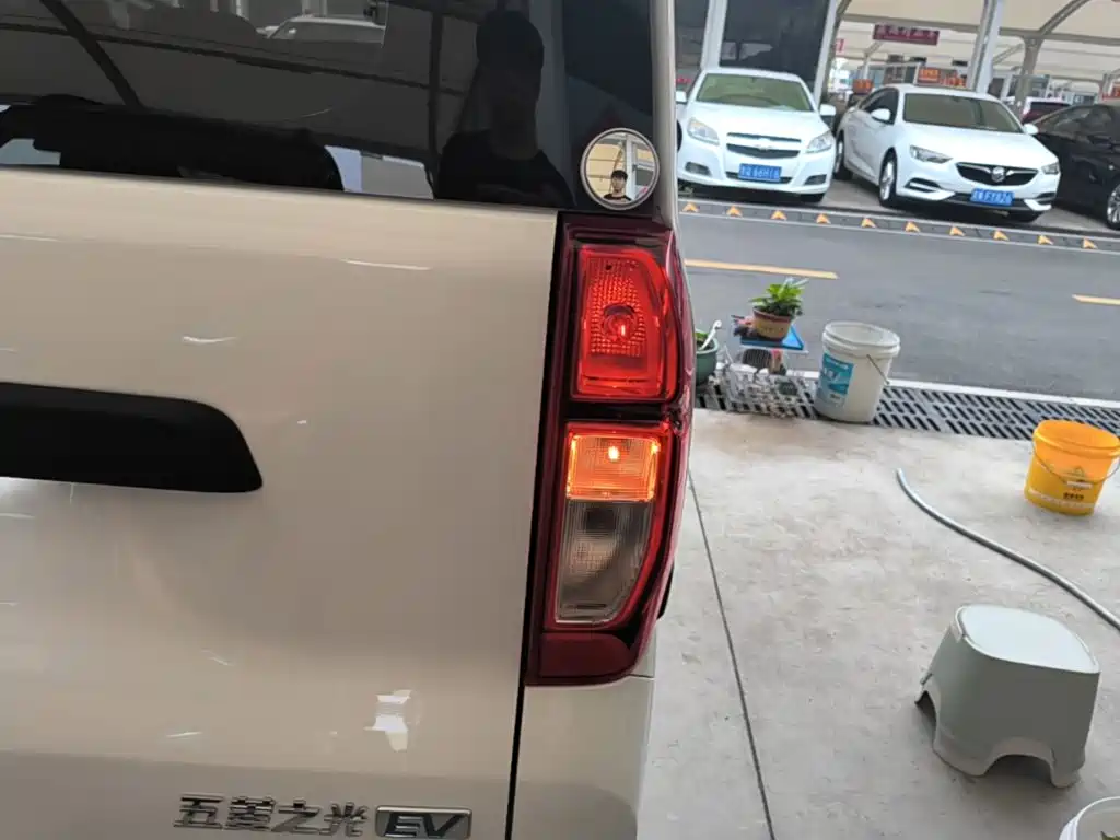 Wuling Motors Wuling Zhiguang NEV 2026 2025 Model 305km Base Version