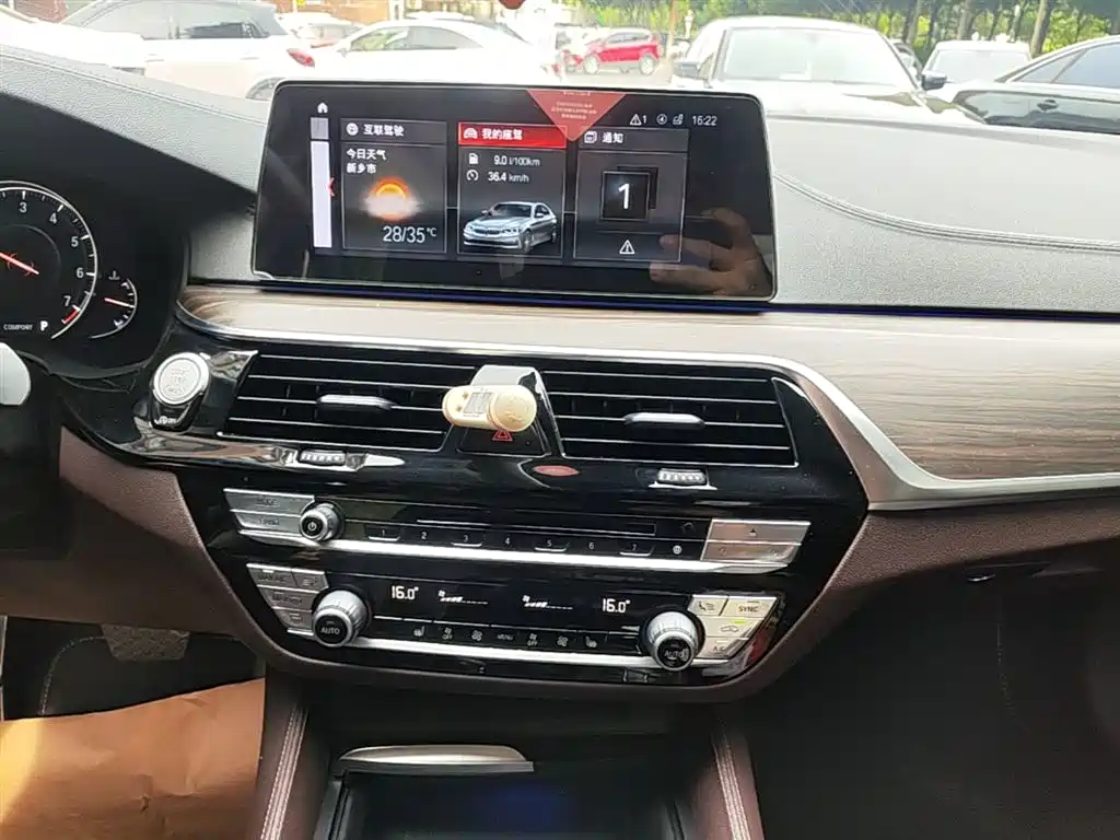 BMW 5 Series 2018 Facelift 530Li xDrive Luxury Package фото 12