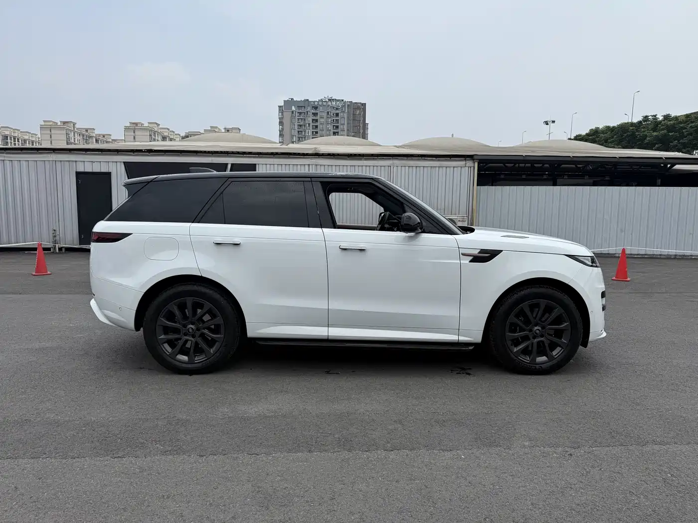 Land Rover Range Rover Sport 2023 400PS Dynamic SE фото 4