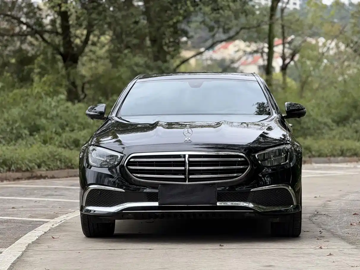 Фото 6 - Mercedes-Benz E-Class