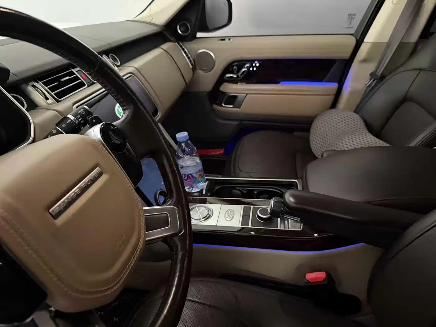 Land Rover Range Rover 2020 3.0 L6 Heritage Extended Edition фото 3