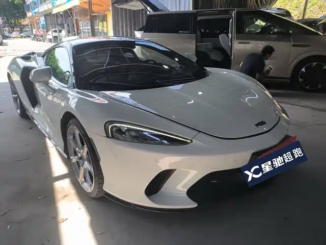 McLaren GT 4.0T, Стандарт