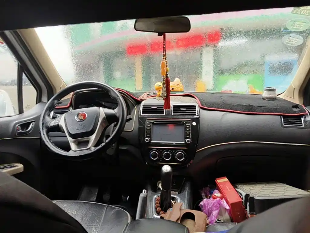 Dongfeng Fengxing Joyear X3 2015 2015 1.5L Premium Model
