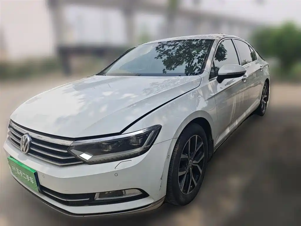 Volkswagen Magotan 2017 330TSI DSG Premium фото 2