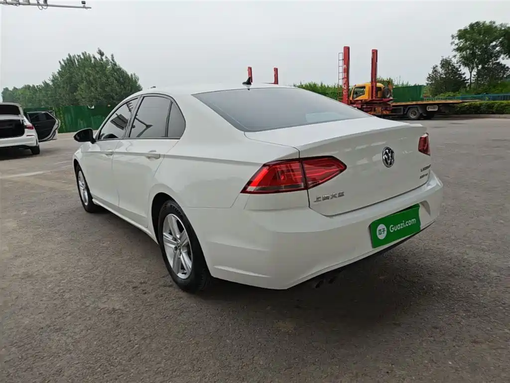 Volkswagen Lamando 2015 230TSI Manual Style Edition фото 5