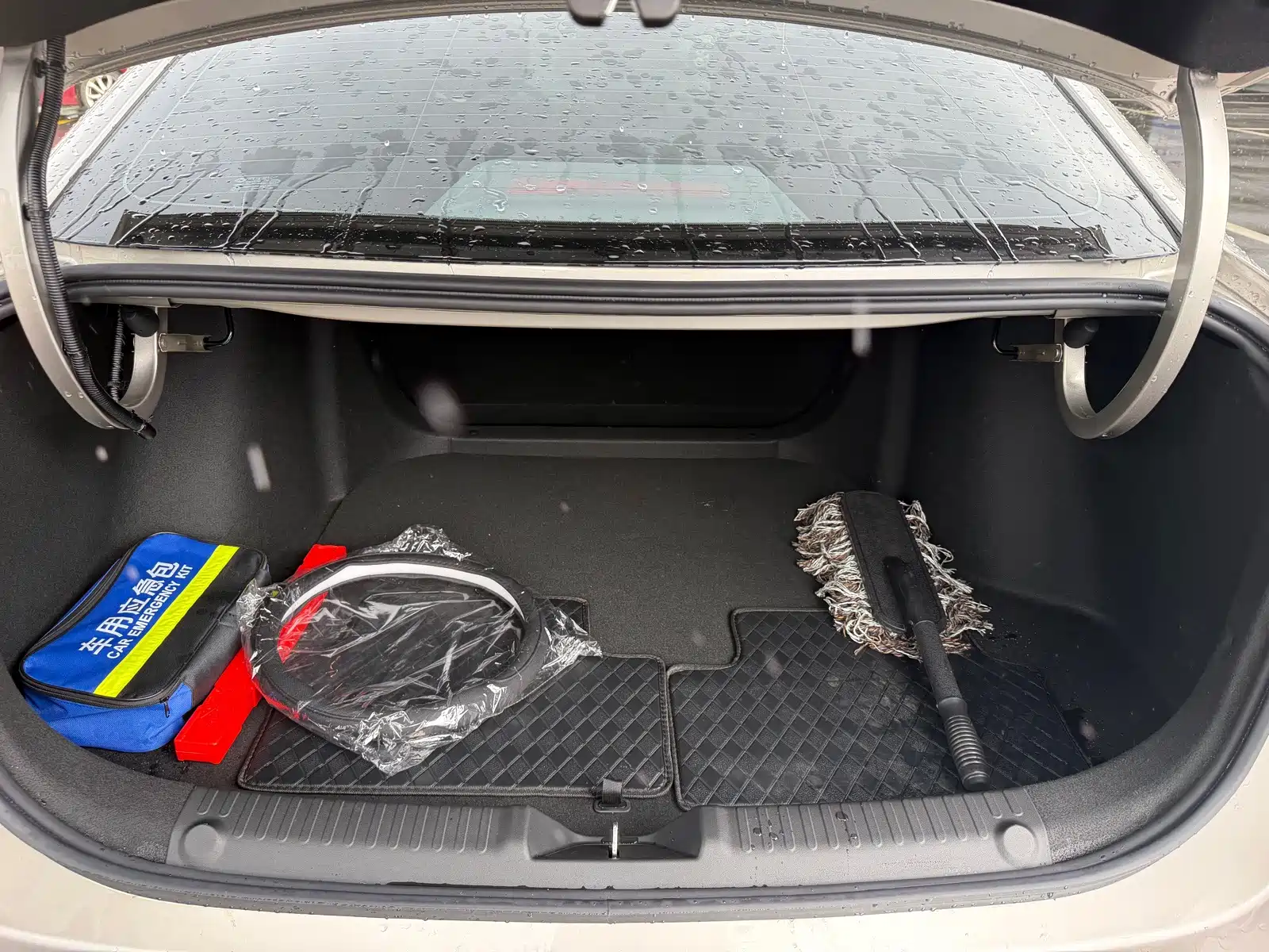 Фото 6 - Geely Emgrand
