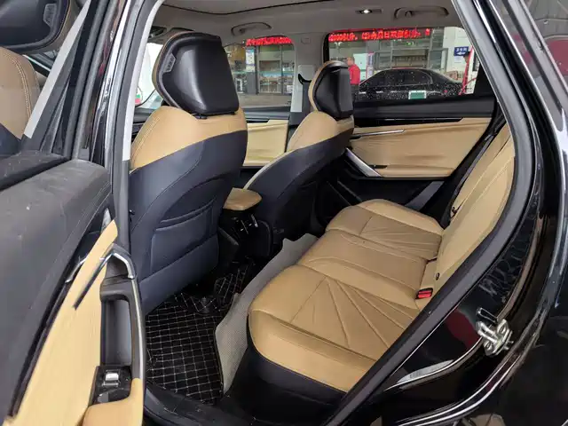 Geely Boyue L 2023 1.5TD DCT Premium — фото 2