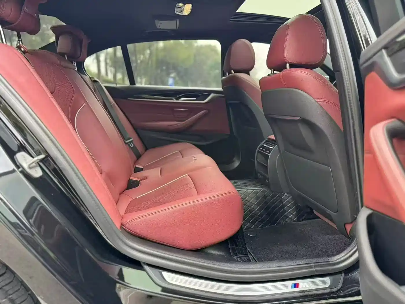 BMW 5 Series 2022 Model Second Facelift 525Li M Sport Package фото 4