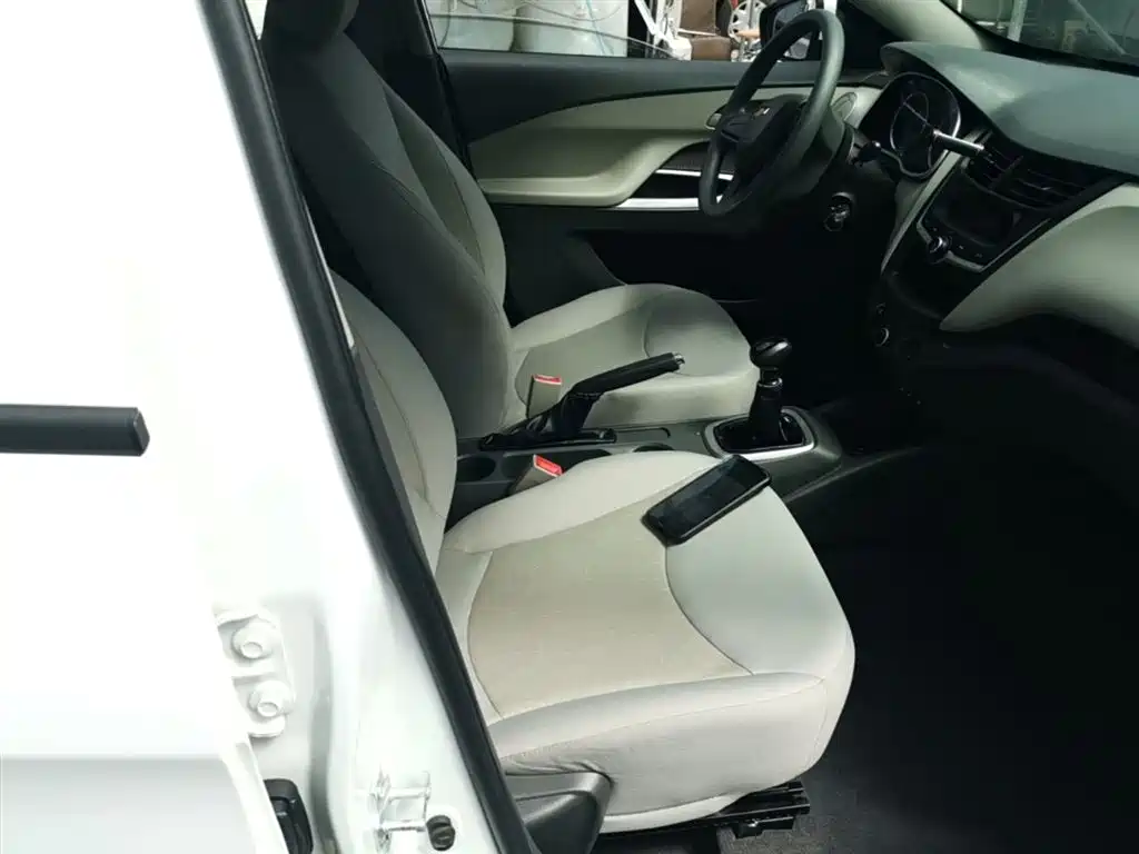 Chevrolet Sail 2018 Sail 3 1.5L Manual Ideal Sunroof фото 25