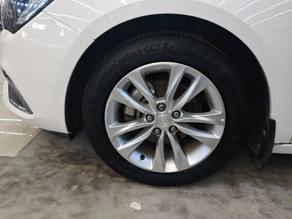 Фото 23 - Buick Verano