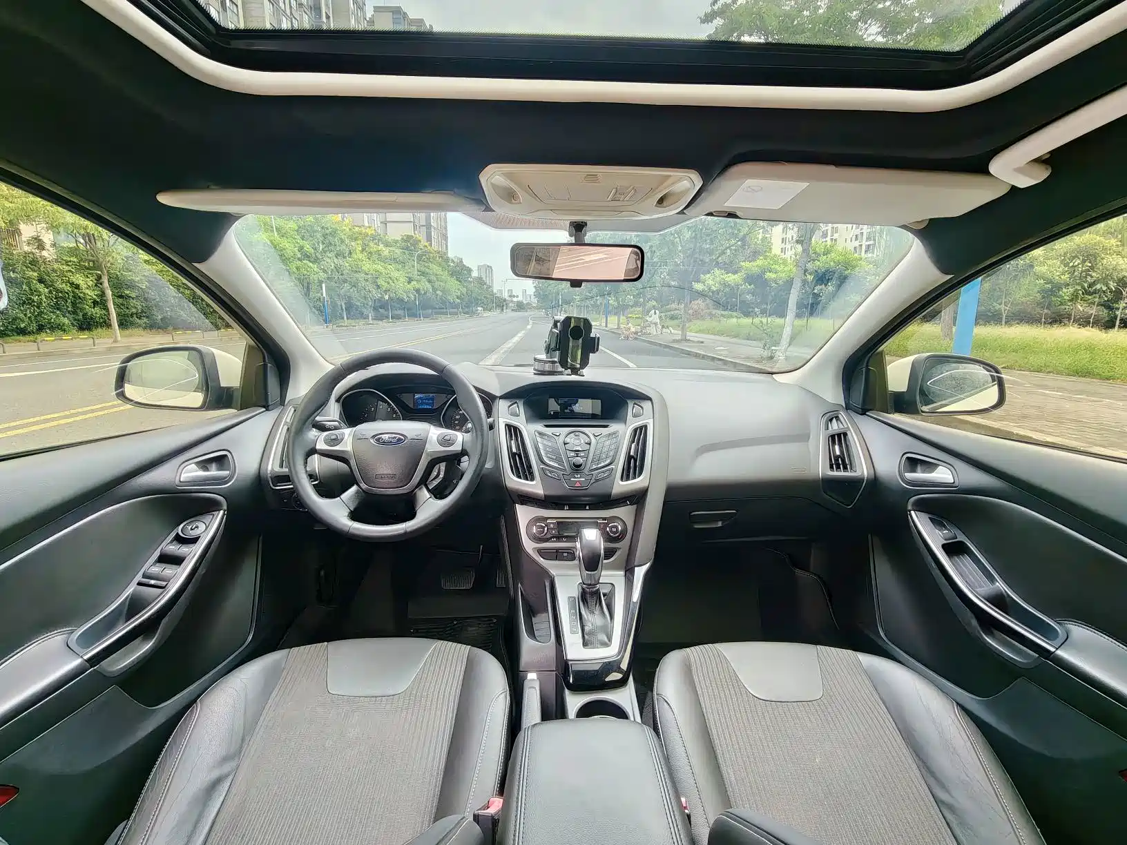 Фото 9 - Ford Focus