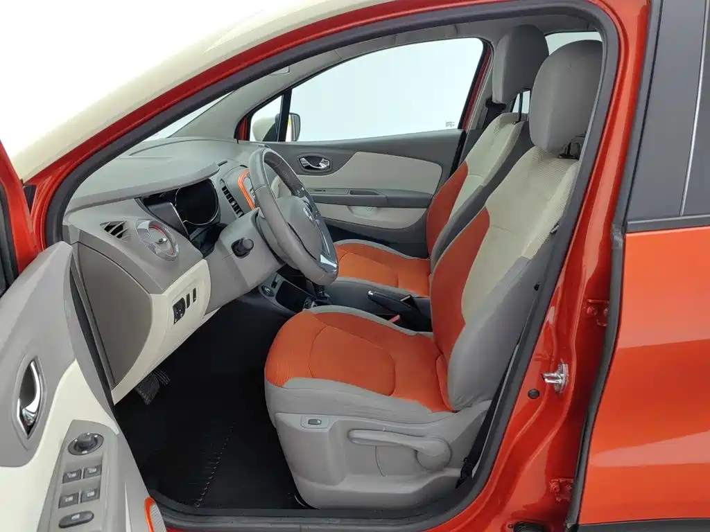 Renault Captur 2015 2015 1.2T Automatic Comfort Edition