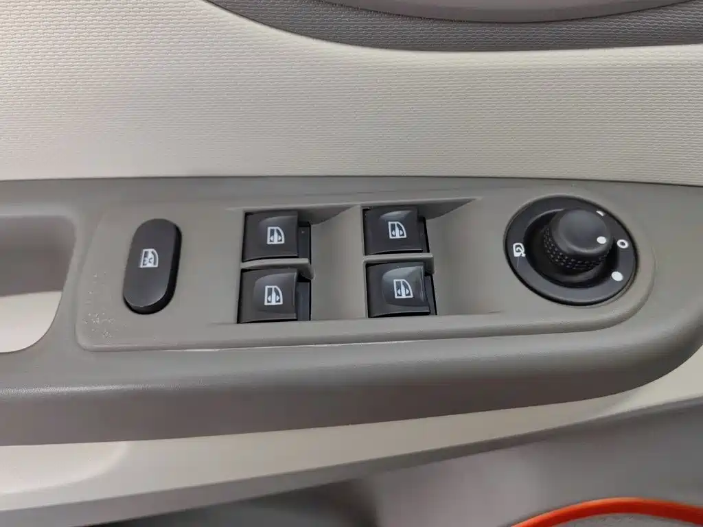 Renault Captur 2015 2015 1.2T Automatic Comfort Edition
